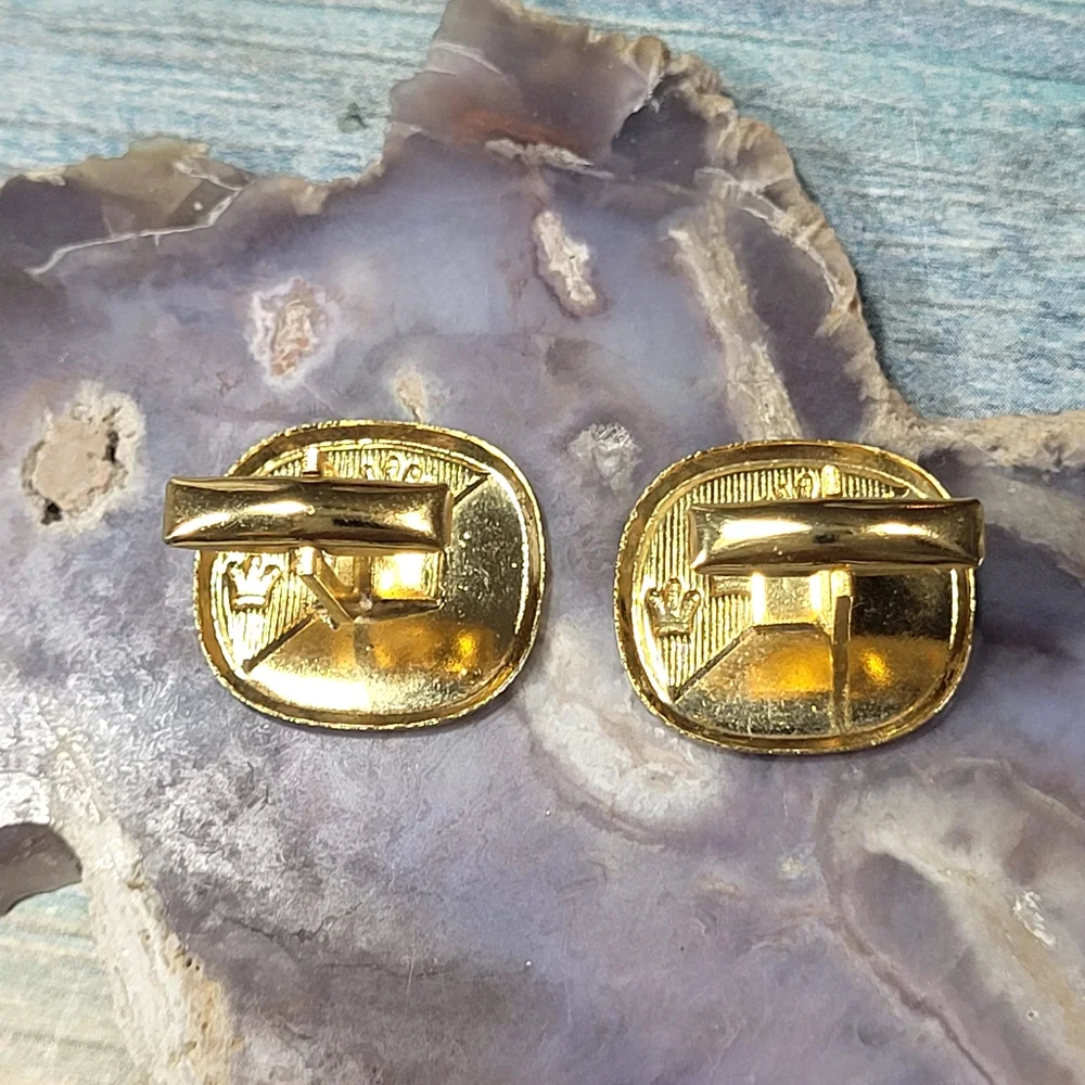 Gold Cufflinks and Tie clip Set.